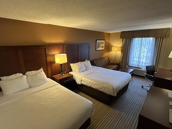 Standard Room, 2 Queen Beds, Non Smoking (with Single Sofabed)