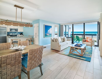Two Bedroom Partial Ocean View Condo, 1 King, 1 Queen