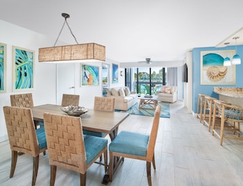 Two Bedroom Partial Ocean View Condo, 1 King, 2 Queens