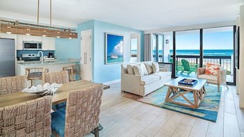 Two Bedroom Oceanfront Condo, 1 King, 2 Queens