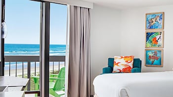 Premium Sand Room One King Bed Partial Ocean View