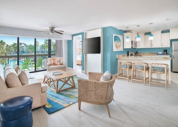 One Bedroom Partial Ocean View Condo One King Bed