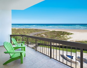 Two Bedroom Oceanfront Condo, 1 King, 2 Queens