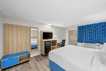 K11 Standard Room, 1 King Bed, Smoking
