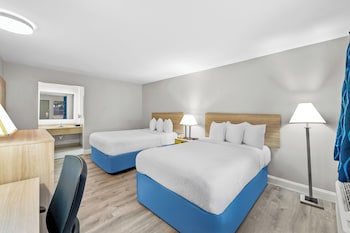 DD1 Standard Room, 2 Full Size Beds, Smoking
