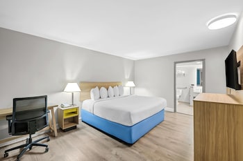K11 Standard Room, 1 King Bed, Smoking