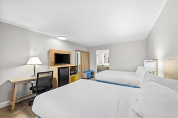 DD1 Standard Room, 2 Full Size Beds, Smoking