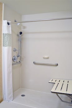 One Queen Bed, Non-Smoking, Accessible