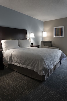 One Queen Bed, Non-Smoking, Accessible