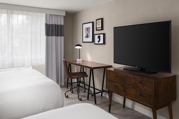 Standard Room, 2 Queen Beds, Non Smoking (Shower Only)