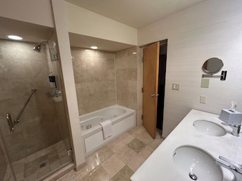 Suite, 1 King Bed, Non Smoking, Jetted Tub (Shower Only)