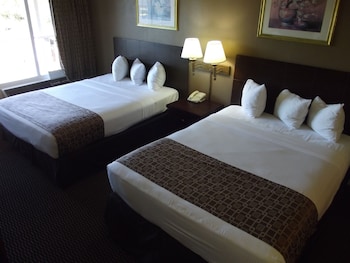 Standard Double Room, 2 Double Beds, Smoking