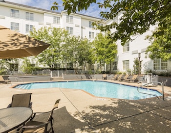Room, 1 King Bed, Pool View