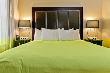 Studio Suite, 1 King Bed, Non Smoking