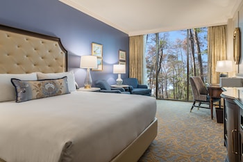 Executive Room, 1 King Bed (Premier View)
