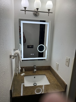 Room, 2 Queen Beds, Accessible, Non Smoking