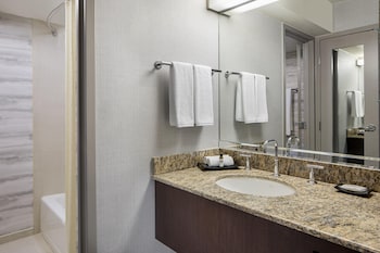 Room, 1 King Bed (High Floor)
