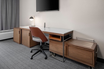 Room, 2 Queen Beds, Hearing Accessible (Accessible Bathtub)