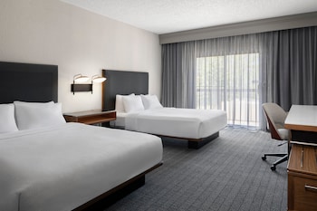 Room, 2 Queen Beds, Hearing Accessible