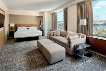 Studio Suite, 1 King Bed with Sofa bed