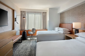 Room, 2 Double Beds (Hearing Accessible)