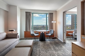 Junior Suite, 1 King Bed with Sofa bed, River View