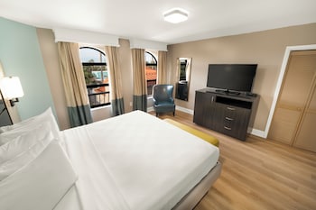 Suite, Multiple Beds, Non Smoking, Kitchen (Walk-in Shower)