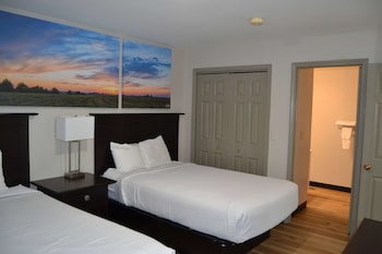 Suite, 2 Bedrooms, Non Smoking (1 King and 2 Double Beds)