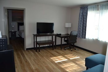 Suite, 1 King Bed, Non Smoking (1 Bedroom)