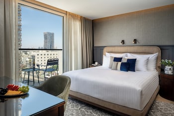 Junior Suite, 1 King Bed, Sea View