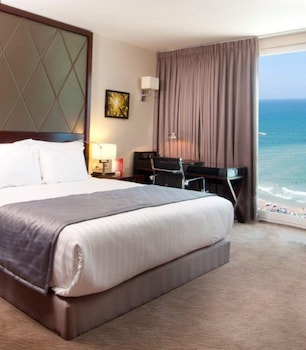 Junior Suite, 1 King Bed, Sea View