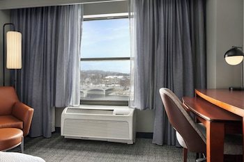 Room, 2 Queen Beds, River View
