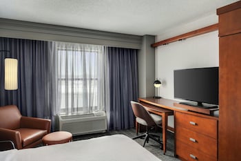 Room, 1 King Bed, Transfer Shower