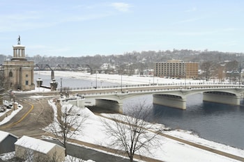 Room, 2 Queen Beds, River View