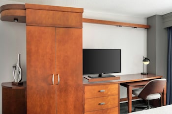 Room, 2 Queen Beds, River View