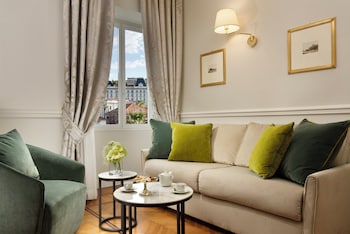 Junior Suite, Hill View
