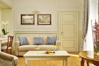 Exclusive Suite, 2 Bedrooms, Jetted Tub
