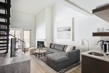 Deluxe Single Room, 1 King Bed with Sofa bed, Fireplace