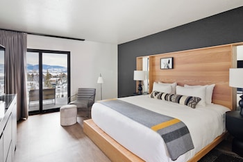 Deluxe Single Room, 1 King Bed with Sofa bed, Fireplace