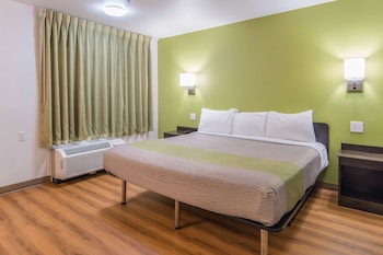Standard Room, 1 King Bed, Non Smoking, Refrigerator & Microwave