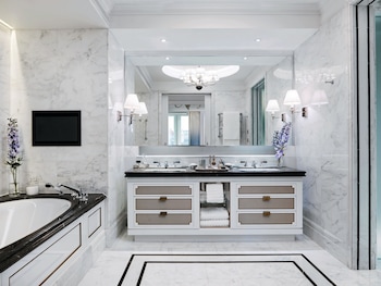 Club Junior Suite