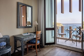 Deluxe Twin Room (With Rollaway Bed)