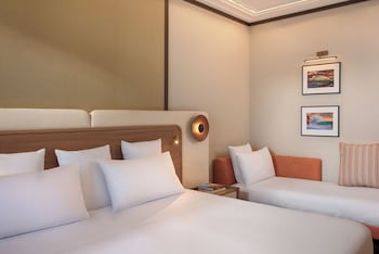 Premium Twin Room (With Rollaway Bed)