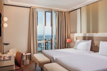 Twin Room (Prestige)