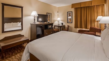 Standard Room, 1 King Bed, Accessible, Non Smoking