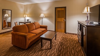 Suite, 1 King Bed, Non Smoking, Jetted Tub (with Sofabed)