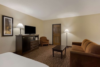 Suite, 2 Queen Beds, Non Smoking, Microwave (with Sofabed)