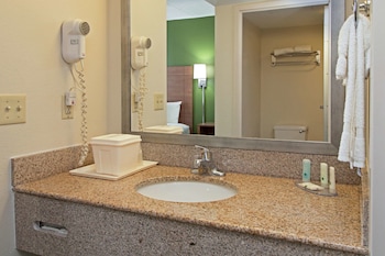 Suite, 2 Queen Beds, Non Smoking