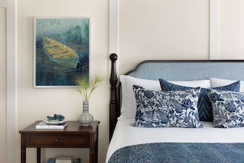 Deluxe Room, 1 King Bed, Accessible