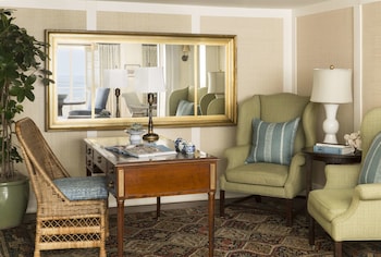 Suite (Pacific View)
